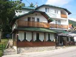 Вила Златар